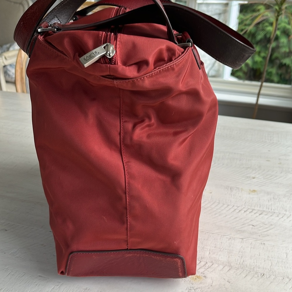 Elegant Red Tote Bag - Picture 4 of 16